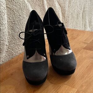 🖤 Stuart Weitzman Lace-Up Platform Oxford Heels – Black & Silver (Size 7B)
